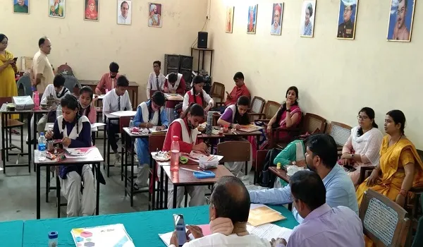 मुरादाबाद : उत्कृष्ट प्रदर्शन करने वाले प्रतिभागियों को किया सम्मानित