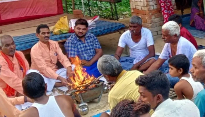 हरदोई: हरसिंहपुर में शराब बंदी को लेकर कराया गया यज्ञ, नशा त्यागने की अपील