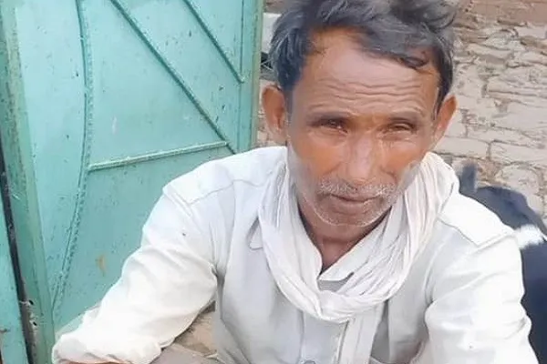 संभल : दो बाइकों की भिड़ंत में सब्जी विक्रेता की मौत, सेल्समैन घायल