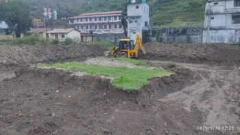 भवाली: रेन वाटर हार्वेस्टिंग के लिए जल संस्थान परिसर में बनाए जा रहे पोखर