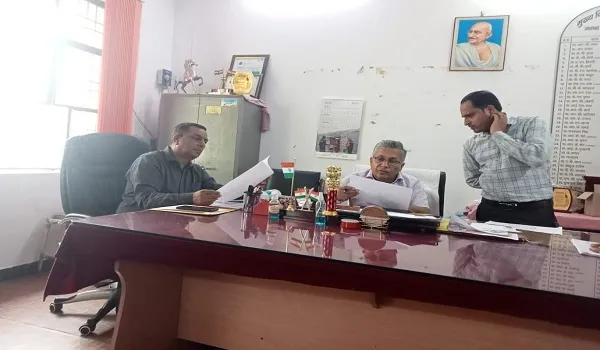 मुरादाबाद : मुख्यमंत्री की प्राथमिकता वाली सेवाओं में न हो ढिलाई, नोडल चिकित्सा अधिकारी ने दिए निर्देश