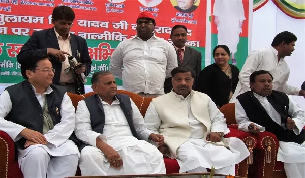 स्मृति शेष : मंदिर आंदोलन से चरम पर आई सियासत, धरती पुत्र के नाम से बनी पहचान, मुलायम का किसानों से था अगाध लगाव