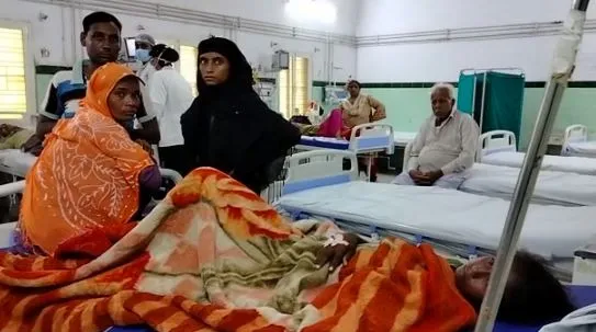 बरेली: बारिश में ढहा कच्चा मकान, 5 लोग बाल-बाल बचे, 2 गंभीर रूप से घायल