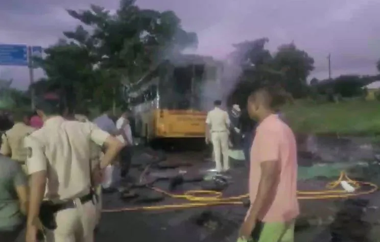 नासिक में एक बस में आग लगने से 11 लोगों की मौत, PM ने जताया शोक, आर्थिक मदद का ऐलान