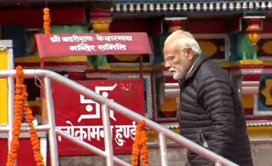 Video: बाबा केदार की आराधना के बाद बदरीनाथ धाम में PM Modi ने की पूजा-अर्चना