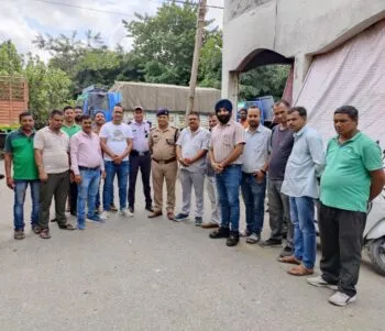 हल्द्वानी: पुलिस और सीपीयू ने ट्रांसपोर्टरों का उत्पीड़न बंद नहीं किया तो गाड़ी खड़े करने की दी चेतावनी