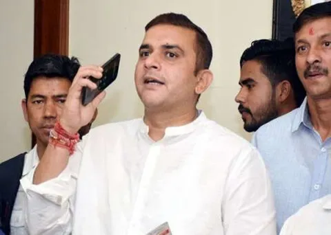 हल्द्वानी: हद हो गई! जब युवाओं का दर्द सुनाते हैं विधायक सुमित हृदयेश तो फोन तक नहीं उठाते जिलाधिकारी