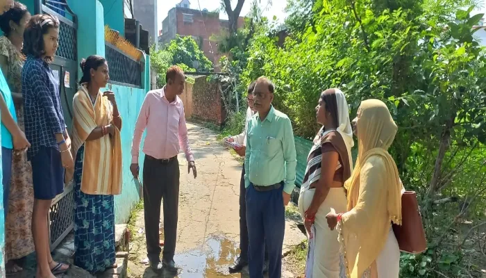 अयोध्या: जागे अफसर, अभियान के तहत दी घर-घर दस्तक