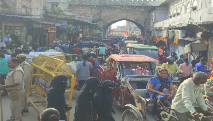 दीपोत्सव पर सख्तियां : 100 करोड़ का भी कारोबार नहीं कर सका बाजार