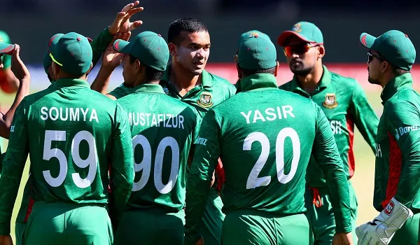 ZIM vs BAN T20 WC 2022 : गजब! मैच जीतने के बाद फिर मैदान पर लौटी बांग्लादेश की टीम, अंपायर ने दे दी नो-बॉल