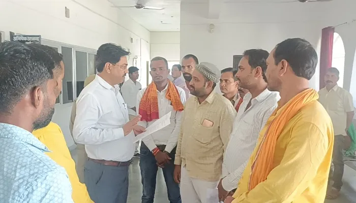 चित्रकूट: तूल पकड़ रहा है भाजपा नेता से अभद्रता का मामला, कोतवाल पर कार्रवाई की मांग