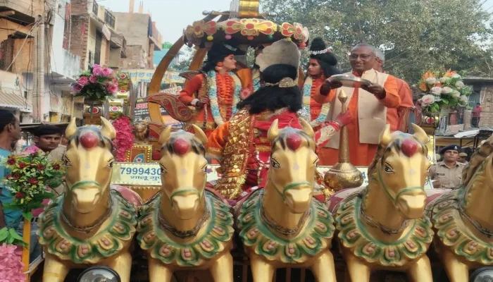 हमीरपुर: वर्षों बाद अनुयाइयों ने निकाला भरत मिलाप जुलूस, मुस्तैद रहा प्रशासन