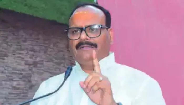 यूपी सरकार ने इन कफ सिरप को लेकर जारी किया अलर्ट, डिप्टी सीएम ब्रजेश पाठक ने दिए कंपनी पर कार्रवाई के निर्देश