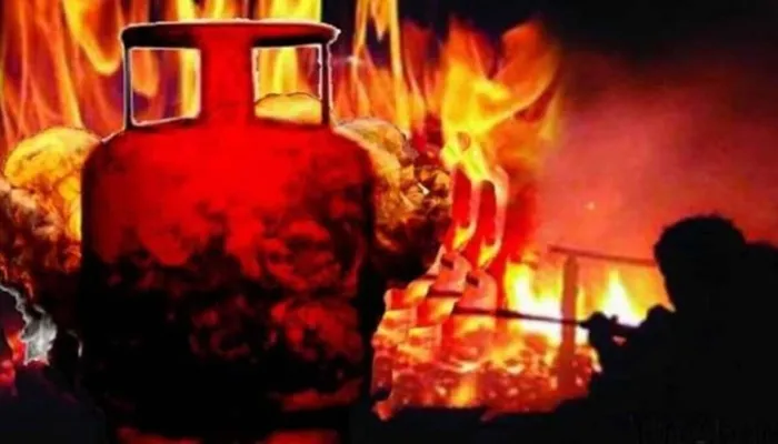 गाजियाबाद में बड़ा हादसा, सिलेंडर ब्लास्ट से मकान उड़ा, तीन की मौत
