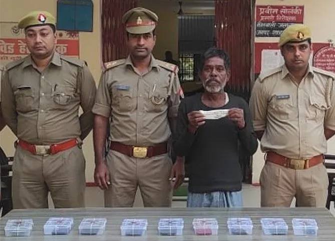शाहजहांपुर: स्टेशन पर यात्रियों के मोबाइल चोरी करता था शातिर, पुलिस ने किया गिरफ्तार