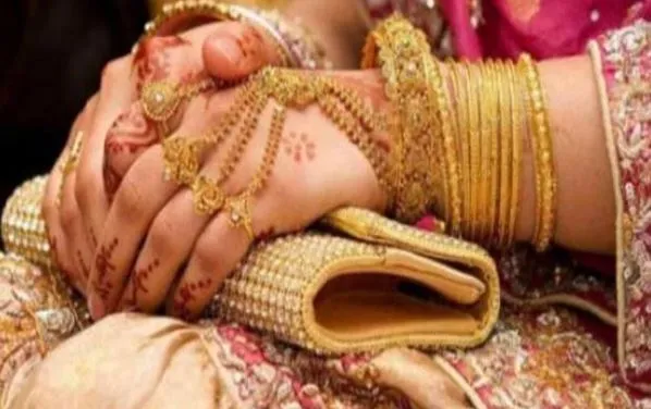 बरेली: पहले बनाए संबंध, अब निकाह के लिए बना रहे धर्मांतरण का दबाव