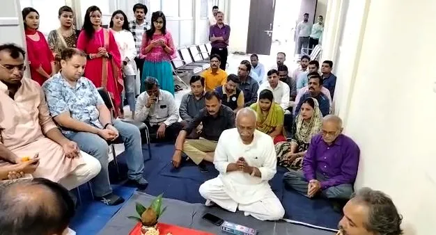 बरेली: अमृत विचार के कार्यालय और प्रिंटिंग यूनिट में दीपावली पूजन, विधि विधान से हुई पूजा