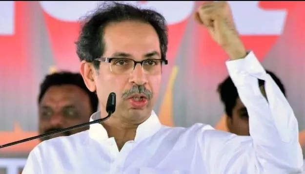 उद्धव ने महाराष्ट्र सरकार पर साधा निधाना, कहा-घोषणाओं की बारिश और क्रियान्वयन के मामले में सूखा