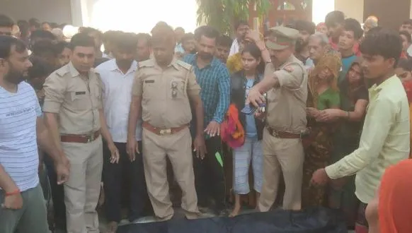कासगंज: सिलेंडर फटने से हुआ बड़ा हादसा, एक की मौत, तीन घायल