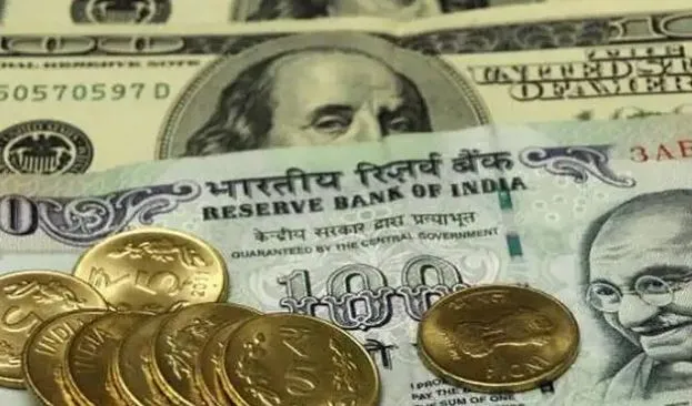 अमेरिकी डॉलर के मुकाबले रुपया में उछाल, 26 पैसे बढ़कर 82.62 पर पहुंचा