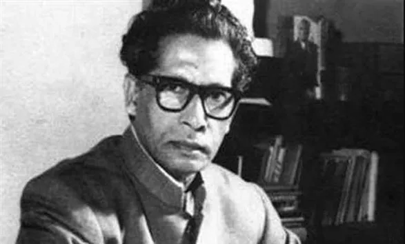 घर से यह सोच उठी थी, उपहार उन्हें मैं दूँगी… हरिवंशराय बच्चन