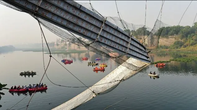 Morbi Bridge Collapses: मोरबी पुल दुर्घटना में भाजपा सांसद के 12 रिश्तेदारों की मौत