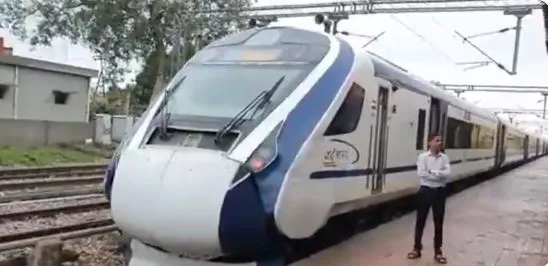 Vande Bharat Express: वंदे भारत ट्रेन में आई खराबी, शताब्दी एक्सप्रेस में यात्रियों को करना पड़ा शिफ्ट