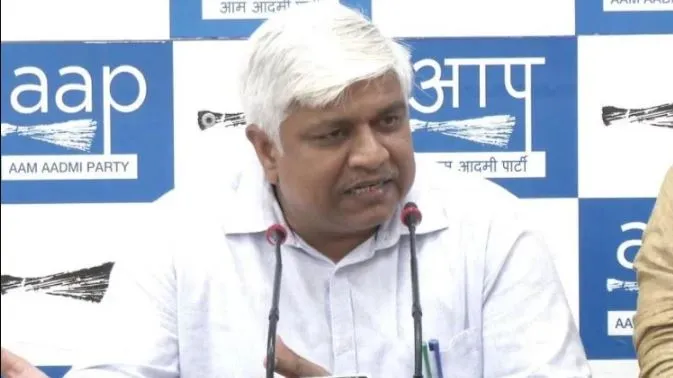 केजरीवाल सरकार में मंत्री राजेंद्र गौतम ने दिया इस्तीफा, हिंदू धर्म को लेकर दिया था विवादित बयान