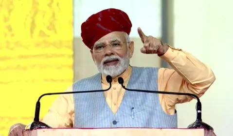 गुजरात: पीएम मोदी ने कई परियोजनाओं का किया उद्घाटन व शिलान्यास, कही ये बड़ी बात