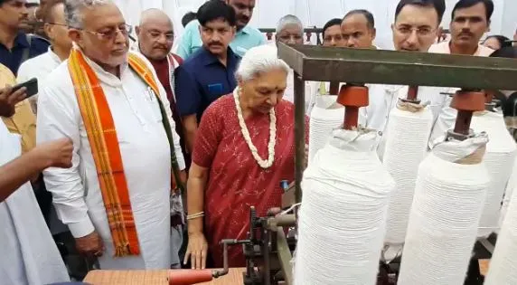 शाहजहांपुर: गांधी जयंती पर राज्यपाल ने गांधी प्रतिमा का किया अनावरण, दिया ये संदेश