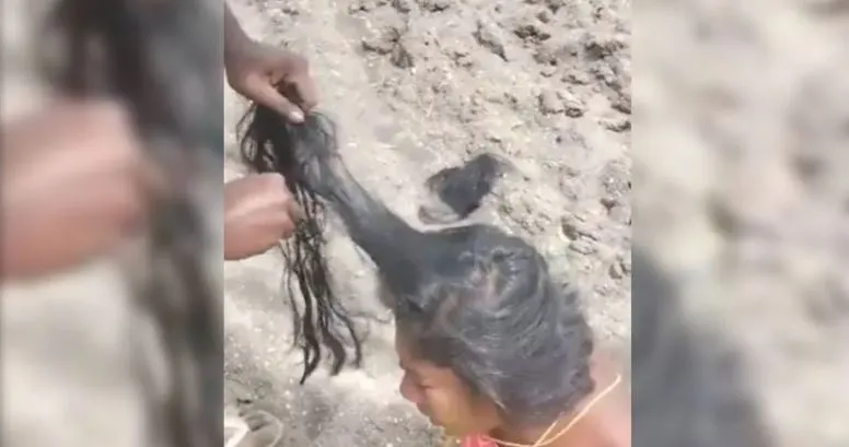 Video: ट्रांसजेंडर्स के साथ बर्बरता, गंदी हरकत करने से रोका तो जमकर पीटा और काट दिए बाल