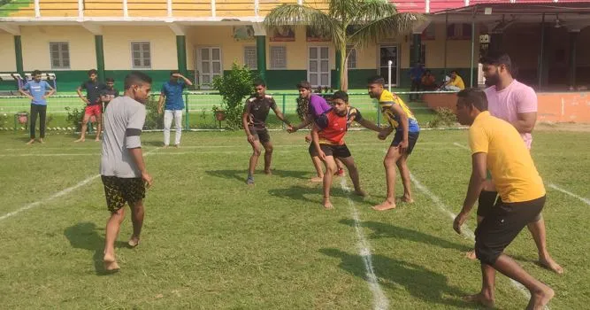 बरेली: 12 बच्चों का जिला स्तरीय कबड्डी हुआ चयन, स्पोर्ट्स स्टेडियम में हुआ ट्रायल