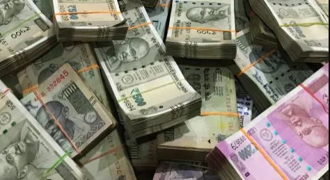 मछली विक्रेता की खुली किस्मत, बैंक से कुर्की नोटिस मिलने के बाद 70 लाख रुपये की लगी लॉटरी