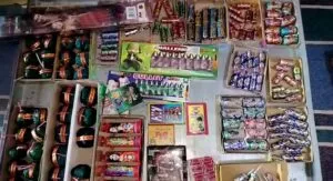 मथुरा: प्रशासन ने श्रीकृष्ण जन्मस्थान मंदिर के रेड और यलो जोन में पटाखों पर पाबंदी लगाई 