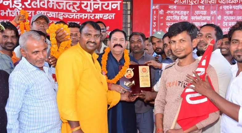 बरेली: नरमू के केंद्रीय अध्यक्ष बसंत चतुर्वेदी का किया स्वागत