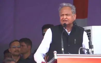 देश फासीवादी ताकतों से चुनौतियों का सामना कर रहा है- सीएम गहलोत