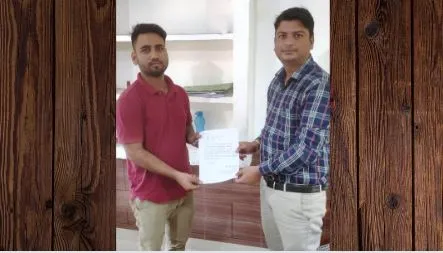 पीलीभीत: ऑनलाइन फ्रॉड के बाद वापस मिले रुपये तो खिला चेहरा