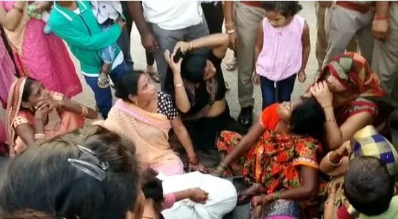 शाहजहांपुर: डॉक्टर की धमकी से परेशान महिला ने लगाई फांसी, जांच में जुटी पुलिस