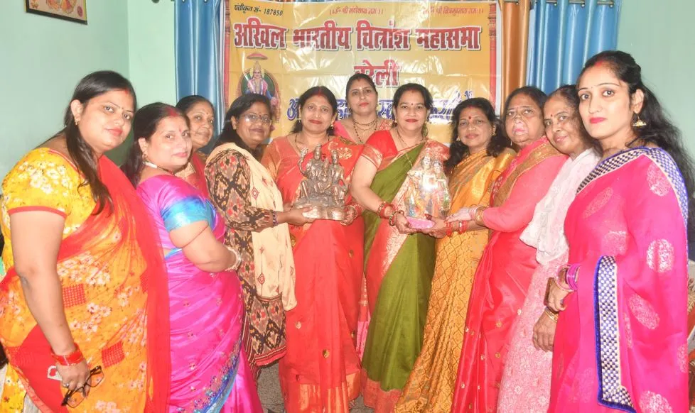 बरेली: मीनाक्षी जौहरी बनीं करवा क्वीन, रजनी को मिला बेस्ट ड्रेस का खिताब