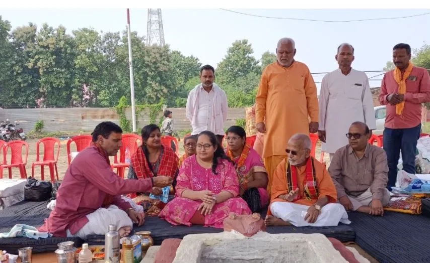 शाहजहांपुर: 23 अक्टूबर हनुमान जन्मोत्सव तक चलेगा धार्मिक अनुष्ठान, मंत्री चिन्मयानंद ने किया पूजन