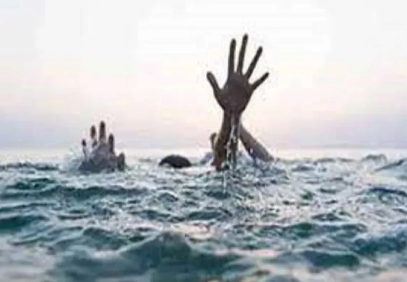 मूर्ति विसर्जन के दौरान बड़ा हादसा, खाई में डूबने से पांच युवकों की मौत