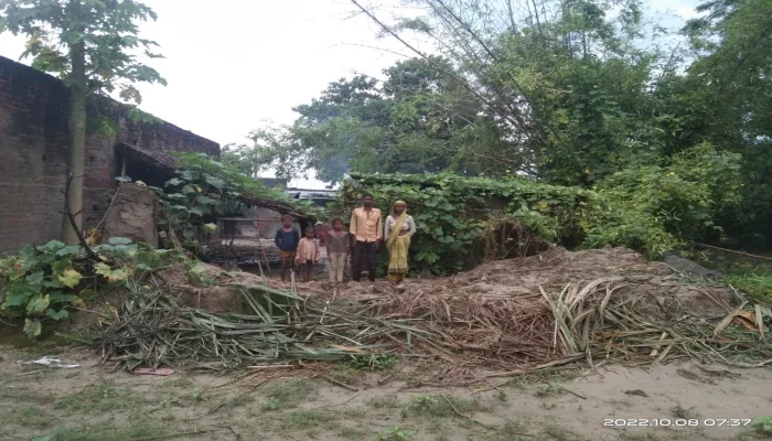 बहराइच: बारिश में छप्पर ढहा, दबकर ग्रामीण की मौत