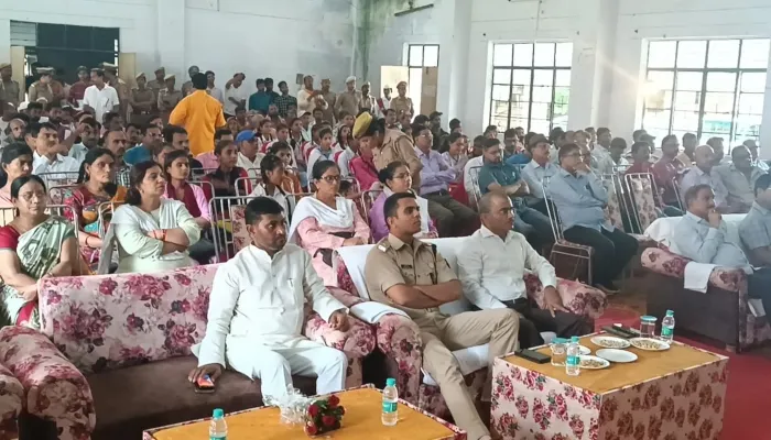 हमीरपुर: डीएम और एसपी ने साइबर जागरूकता अभियान में दी जरूरी जानकारी