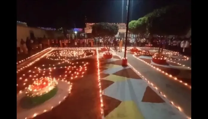 हरदोई: जिला जेल में जलाए गए 21 हजार दीपक