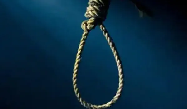 मुरादाबाद : फंदे पर लटका मिला विवाहिता का शव, ससुरालियों पर दहेज हत्या का केस