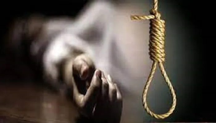 आजमगढ़: दो की फंदे पर लटकती मिली लाश, पोस्टमार्टम में हुआ चौंकाने वाला खुलासा