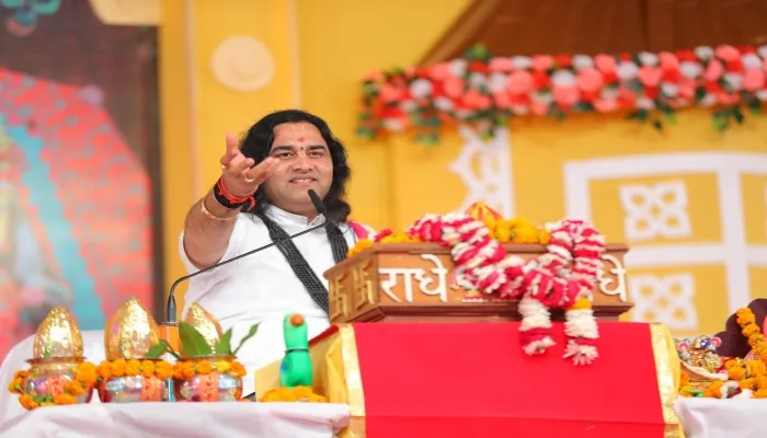 कानपुर में कथावाचक देवकीनंदन बोले- भागवत कथा सुनने से होता जीव का कल्याण