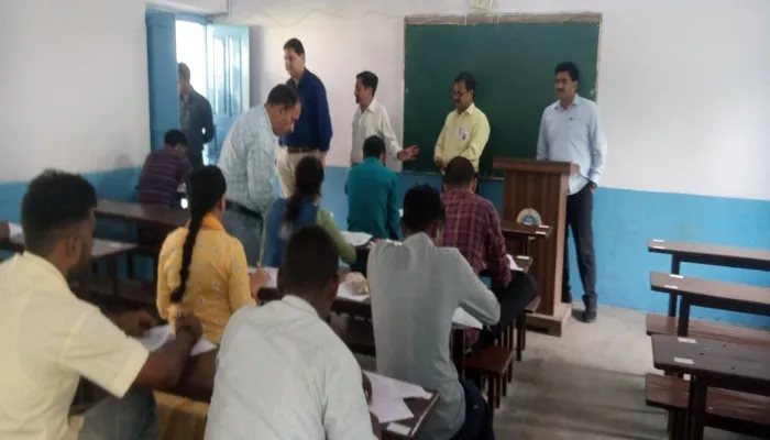 इटावा: 40 फीसदी परीक्षार्थियों ने छोड़ी पीईटी परीक्षा