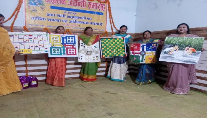 बहराइच: फैशन ड्रेस में ख़ुशी रही अव्वल, मिला सम्मान