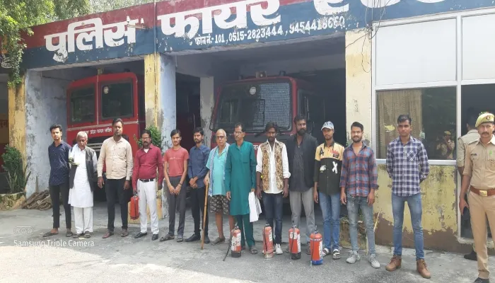 उन्नाव: आतिशबाजों को आग बुझाने का दिया गया प्रशिक्षण